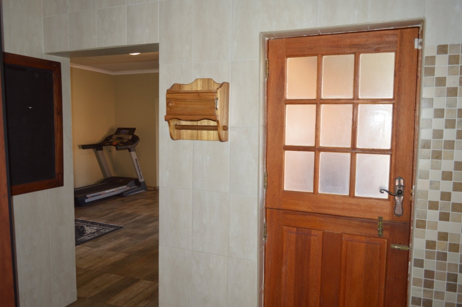 6 Bedroom Property for Sale in Flamwood North West